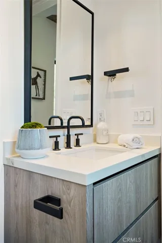 4257 Denny Avenue, Toluca Lake, California 91602