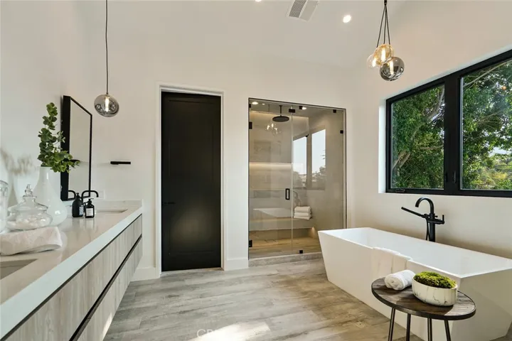 4257 Denny Avenue, Toluca Lake, California 91602