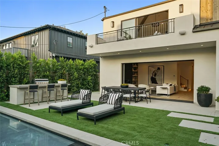 4257 Denny Avenue, Toluca Lake, California 91602