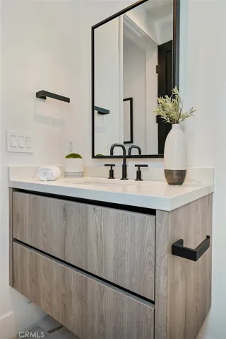 4257 Denny Avenue, Toluca Lake, California 91602