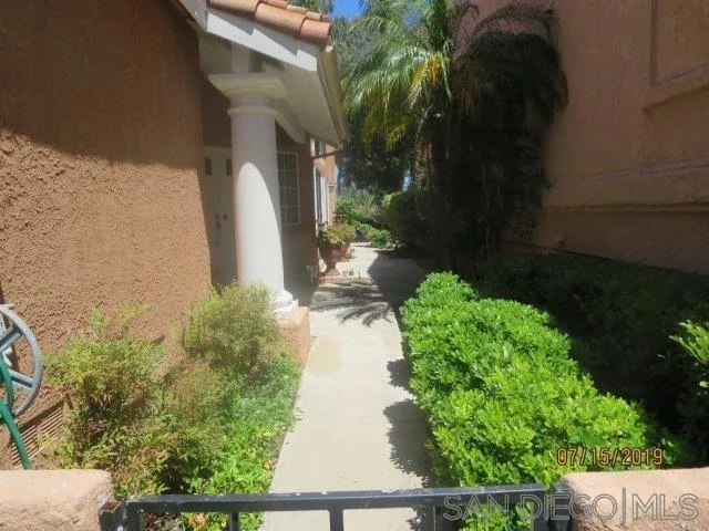 1480 Countryview Ln, Vista, California 92081