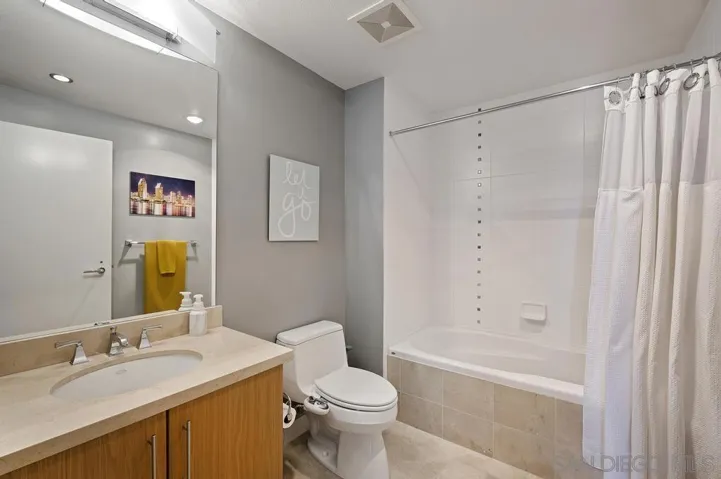 325 7th Ave. 1608, San Diego, California 92101