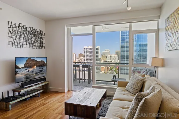 325 7th Ave. 1608, San Diego, California 92101