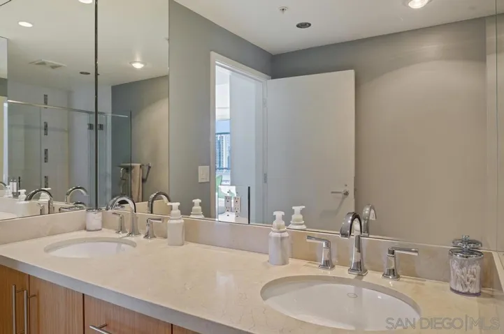 325 7th Ave. 1608, San Diego, California 92101