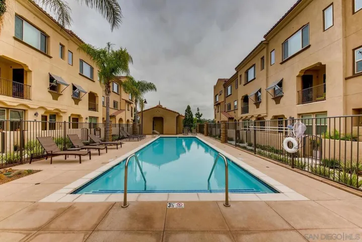 1569 Castillo Way 15, Vista, California 92081