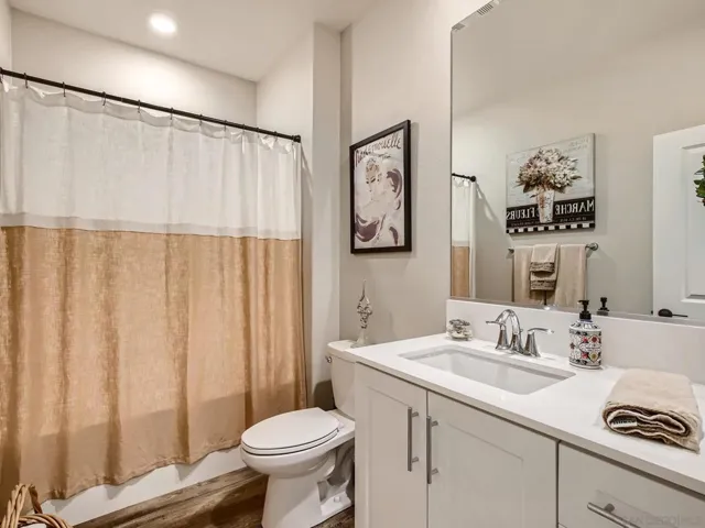 1569 Castillo Way 15, Vista, California 92081
