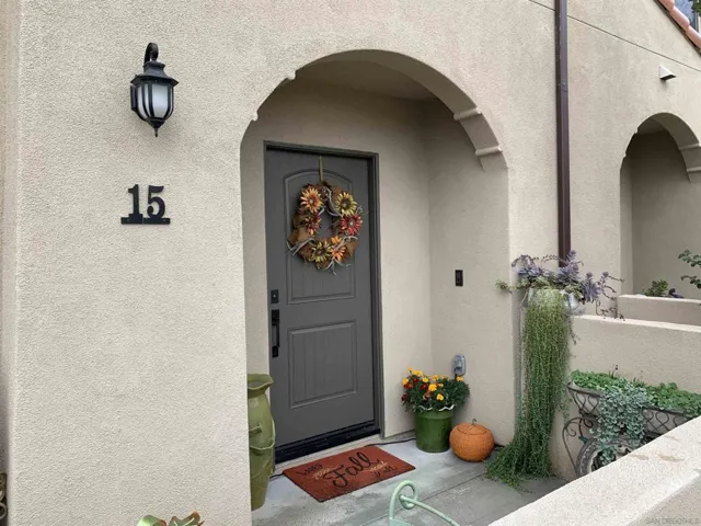 1569 Castillo Way 15, Vista, California 92081