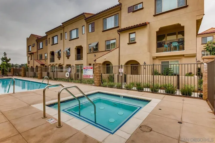 1569 Castillo Way 15, Vista, California 92081