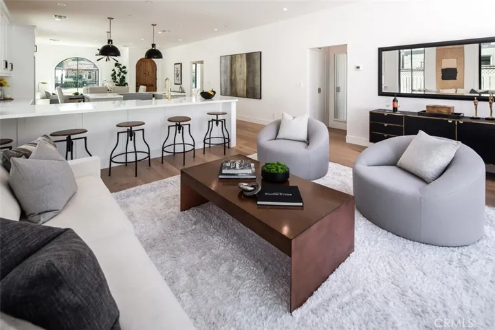 1141 S Curson Avenue, Los Angeles, California 90019