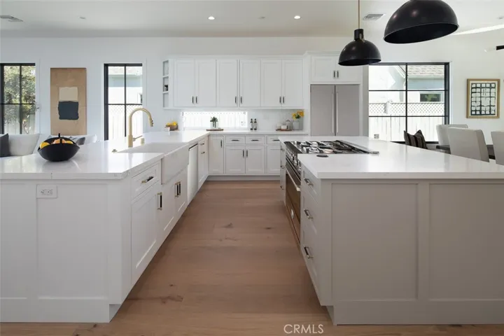 1141 S Curson Avenue, Los Angeles, California 90019