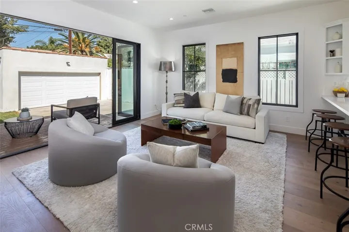 1141 S Curson Avenue, Los Angeles, California 90019