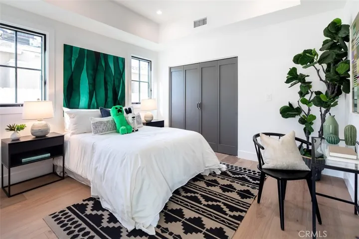 1141 S Curson Avenue, Los Angeles, California 90019