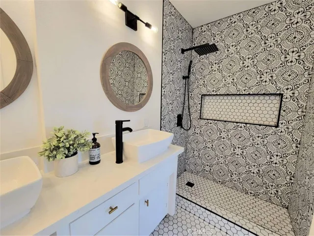 7395 Dumosa Avenue, Yucca Valley, California 92284
