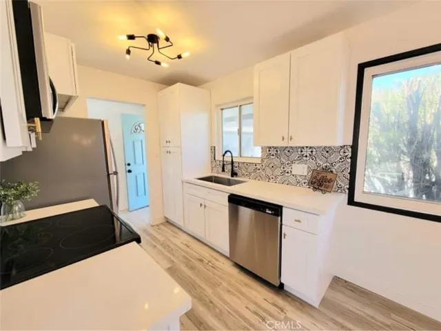 7395 Dumosa Avenue, Yucca Valley, California 92284