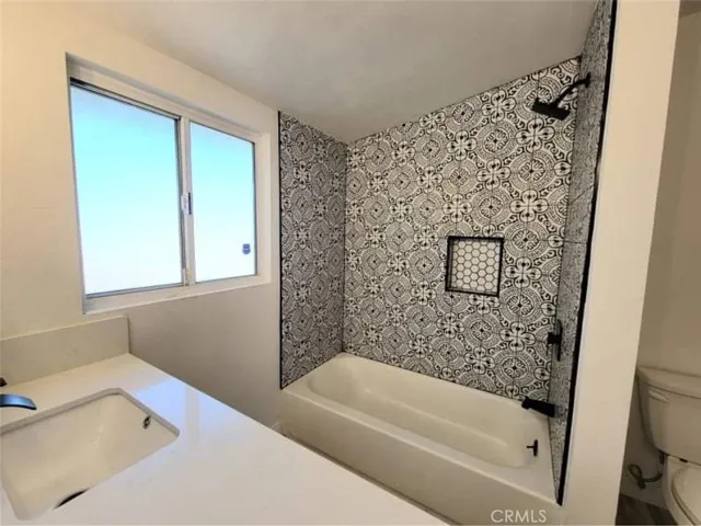 7395 Dumosa Avenue, Yucca Valley, California 92284