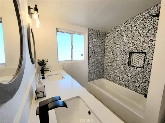 7395 Dumosa Avenue, Yucca Valley, California 92284