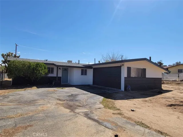 7395 Dumosa Avenue, Yucca Valley, California 92284