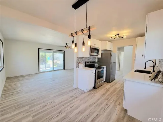 7395 Dumosa Avenue, Yucca Valley, California 92284