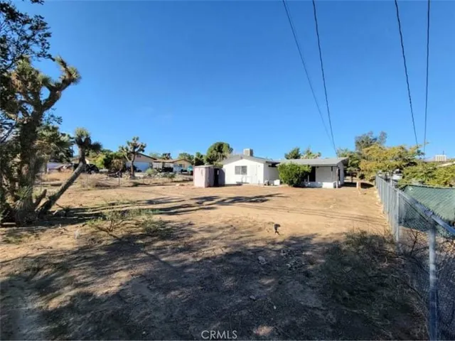 7395 Dumosa Avenue, Yucca Valley, California 92284