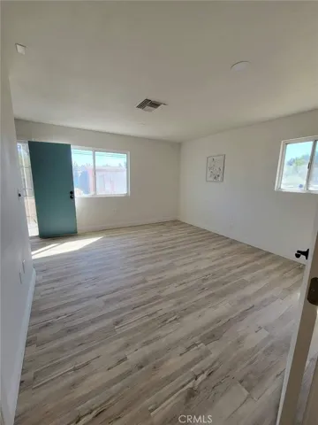 7395 Dumosa Avenue, Yucca Valley, California 92284