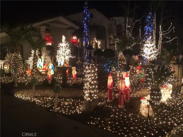 Award winner of Christmas decoration contest multiple years in a row