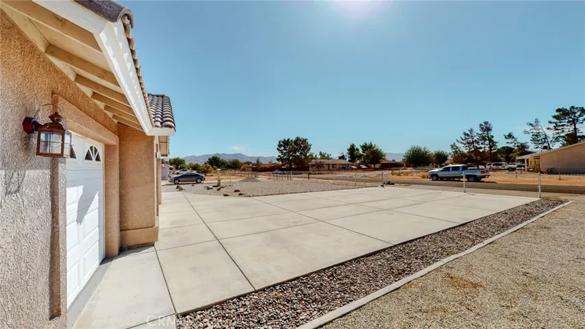 This property is pristine and neigborhood is quiet as you sit at the end of the road!
