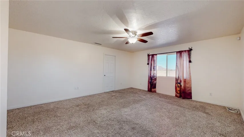 Spacioius master hosts the largest of furnishings with room to spare!