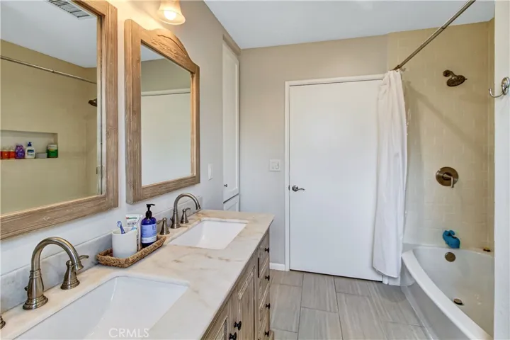 Full bath main level