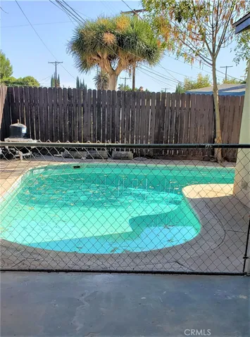Wraparound pool in gated area; safety!