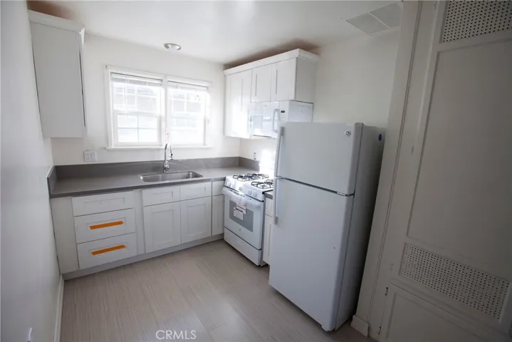 3538 West Adams, Los Angeles, California 90018