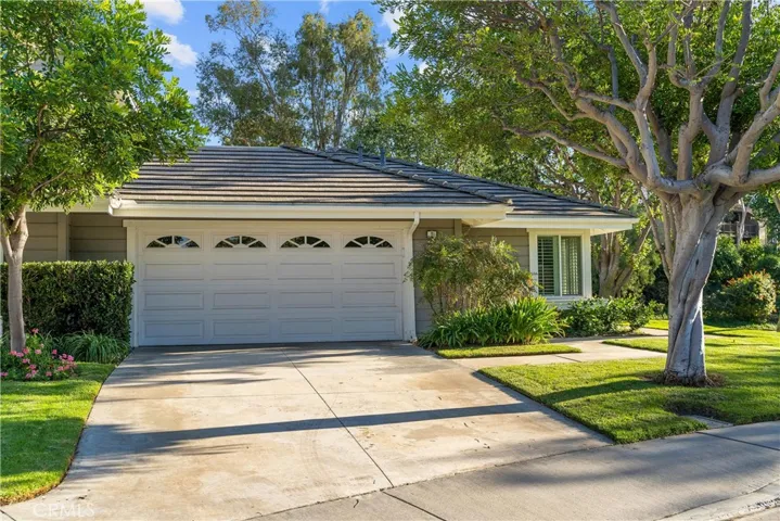 2 Morning Breeze 39, Irvine, California 92603