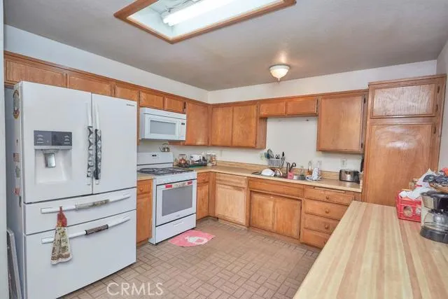 12902 El Evado Road, Victorville, California 92392