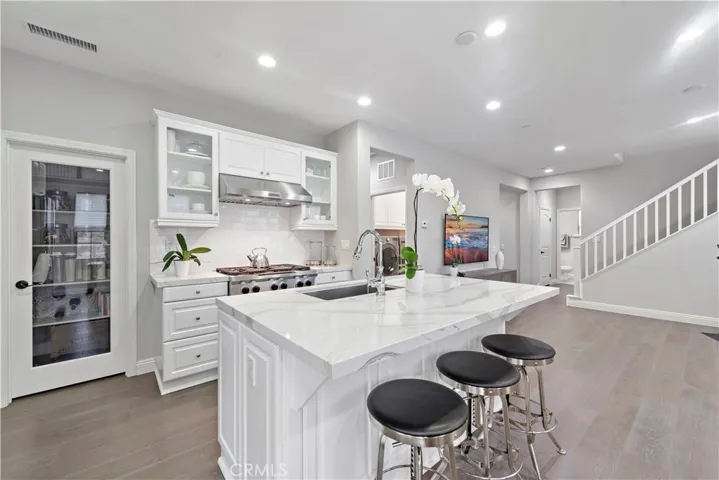 67 Barnes Road, Tustin, California 92782