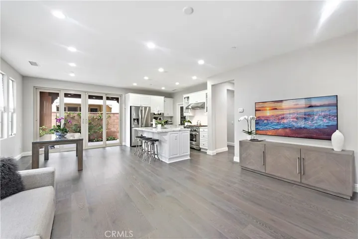 67 Barnes Road, Tustin, California 92782
