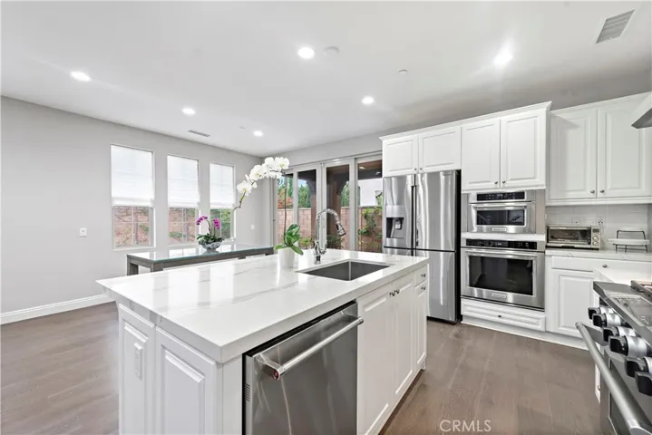 67 Barnes Road, Tustin, California 92782