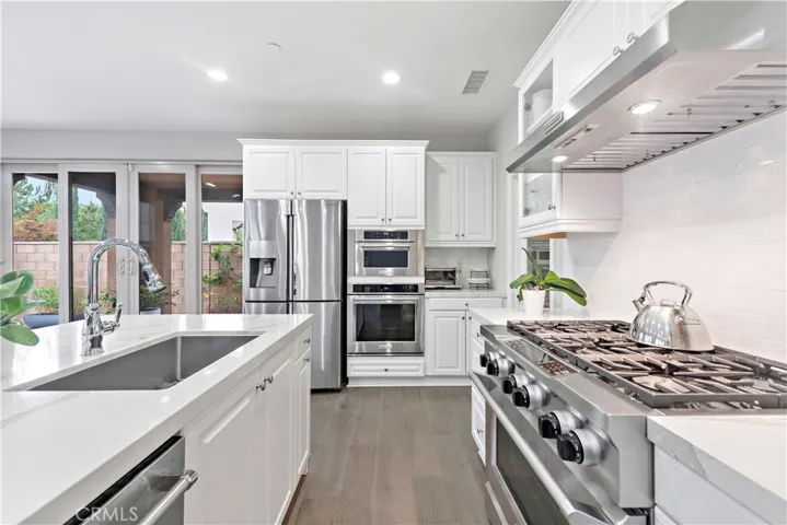 67 Barnes Road, Tustin, California 92782