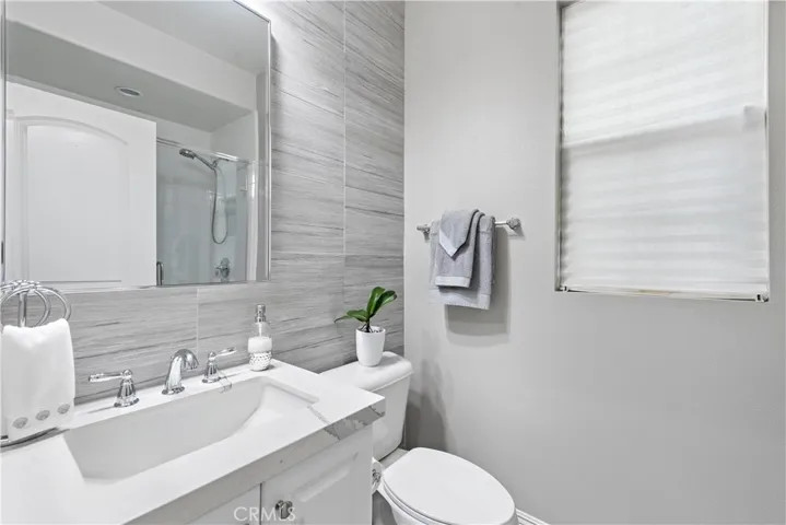67 Barnes Road, Tustin, California 92782