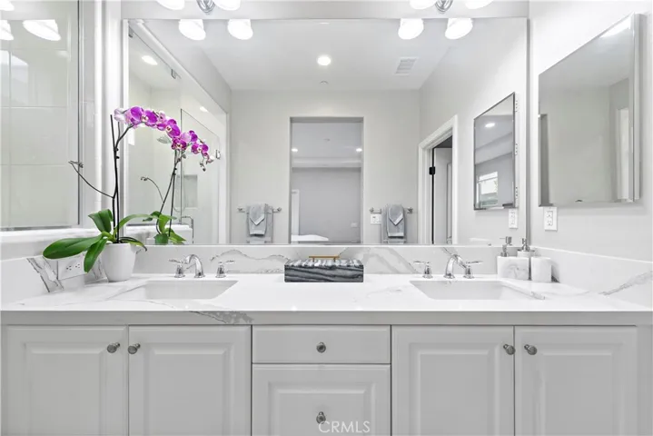 67 Barnes Road, Tustin, California 92782