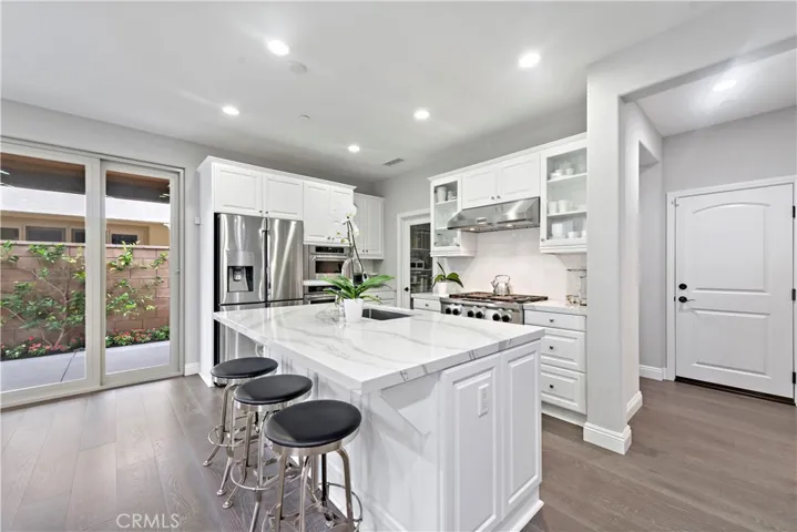 67 Barnes Road, Tustin, California 92782