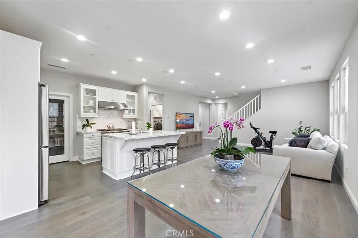 67 Barnes Road, Tustin, California 92782