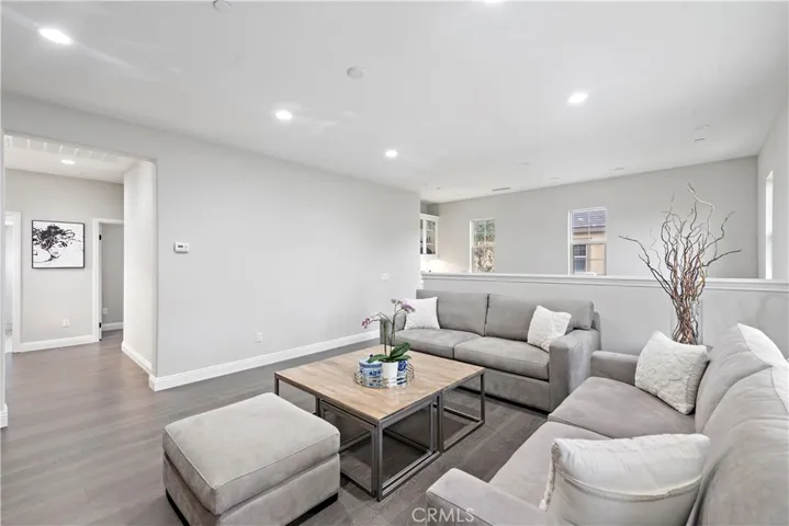 67 Barnes Road, Tustin, California 92782
