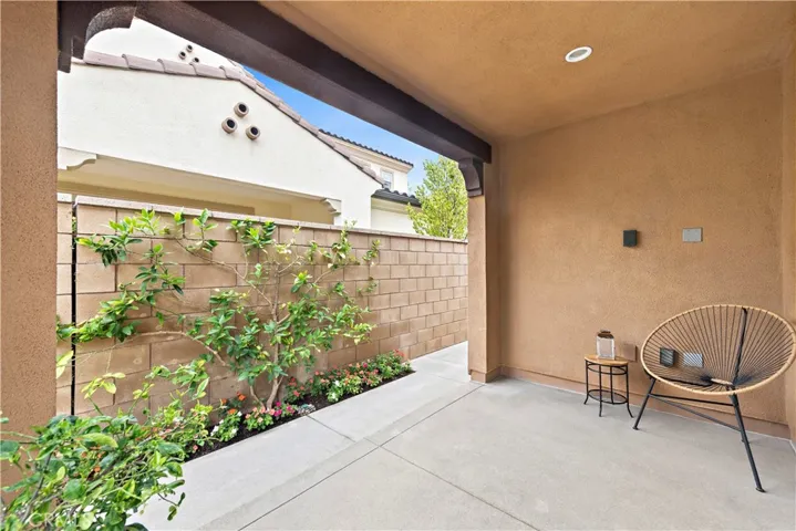 67 Barnes Road, Tustin, California 92782