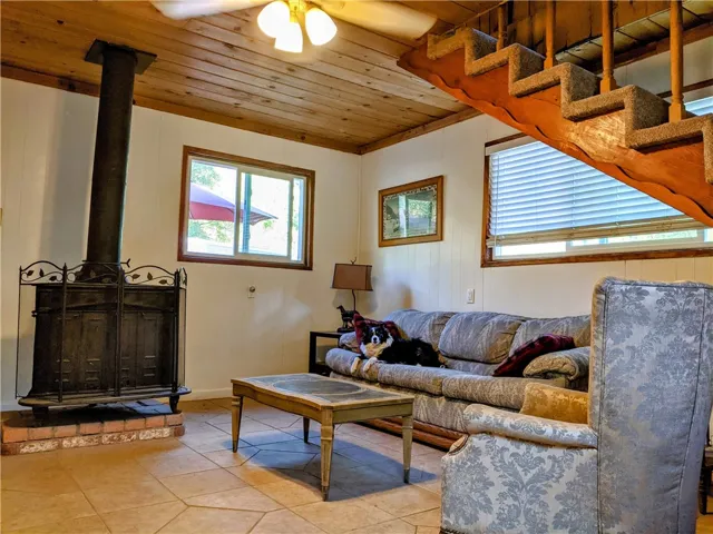 33379 Lakeside Drive, Green Valley Lake, California 92341