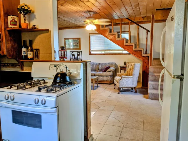 33379 Lakeside Drive, Green Valley Lake, California 92341