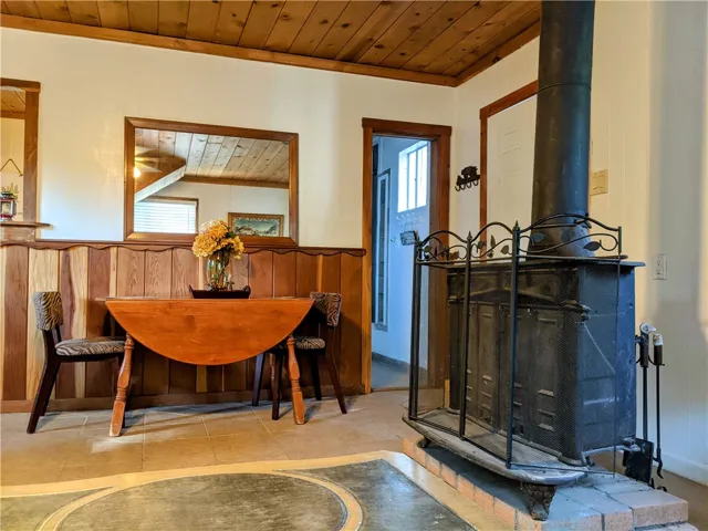 33379 Lakeside Drive, Green Valley Lake, California 92341