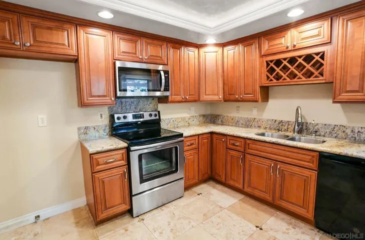 9704 Caminito De La Fada, San Diego, California 92124