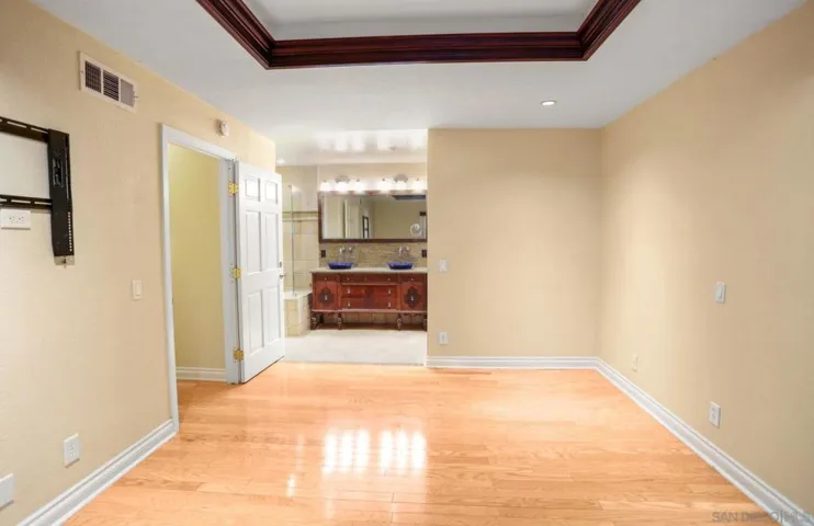 9704 Caminito De La Fada, San Diego, California 92124
