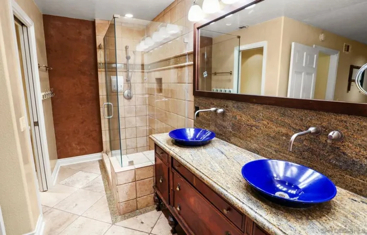 9704 Caminito De La Fada, San Diego, California 92124