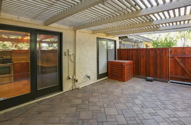 9704 Caminito De La Fada, San Diego, California 92124