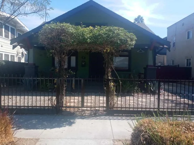 1014 Magnolia, Long Beach, California 90813